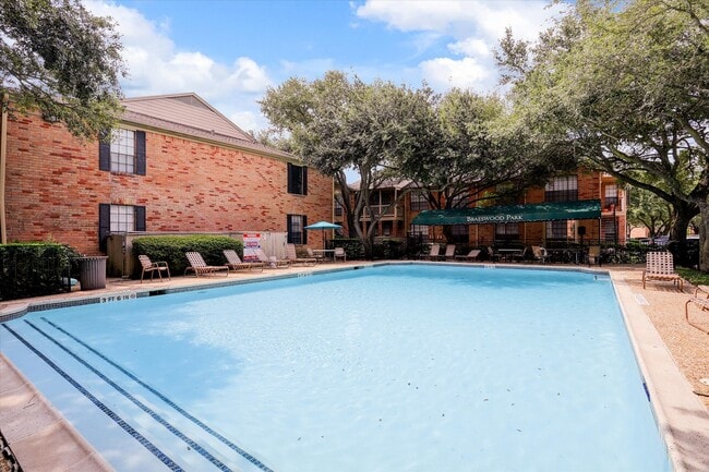 Foto del edificio - 2255 Braeswood Park Dr