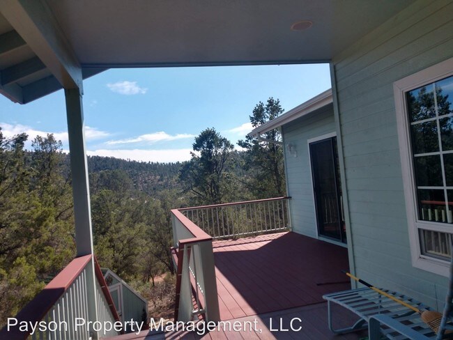Foto del edificio - 3 br, 2 bath House - 1414 E. CEDAR LN.