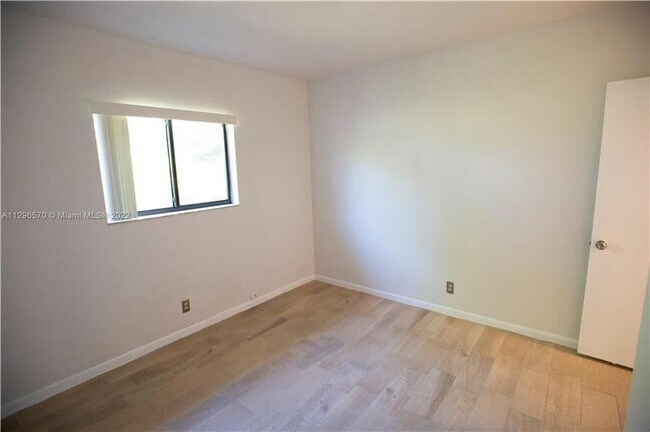 Foto del edificio - 3700 NW 23rd Ct
