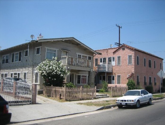 Building Photo - 350 W 39th St