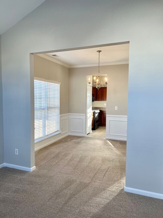 Building Photo - FRIENDLY WEST COLUMBIA NEIGHBORHOOD- SYCAM...