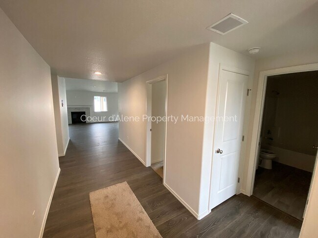 Foto del edificio - 3 bed house in Brookshire subdivision!