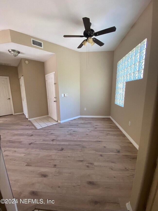 Building Photo - 10150 Belle Rive Blvd
