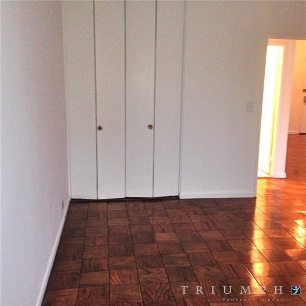 Foto del edificio - 360 W 22nd St