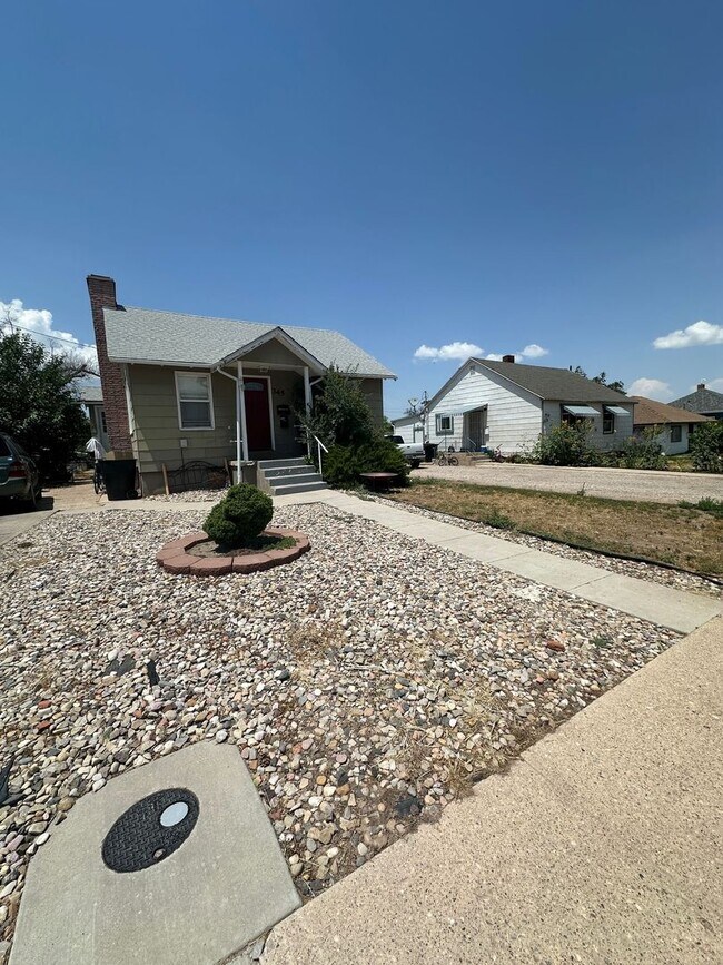 Foto del edificio - Charming Upstairs Apartment