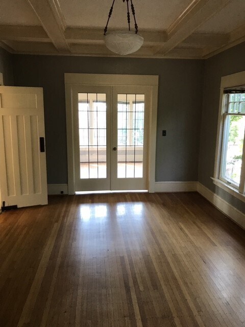 Building Photo - Ravenna Home