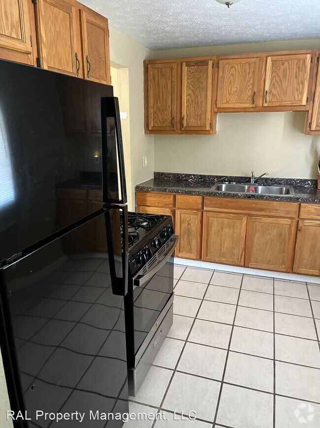 Randall Park Apartments under 1,000 Warrensville Heights, OH 1