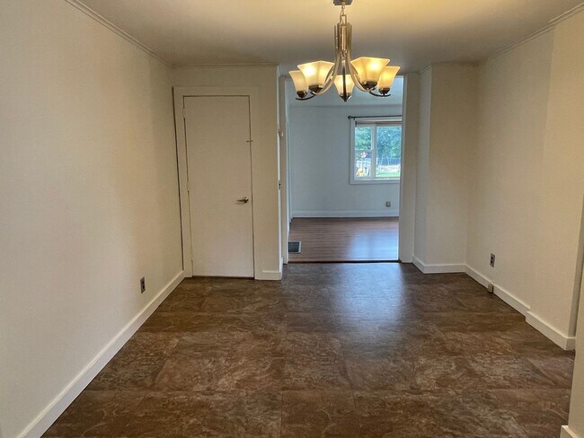 Foto del edificio - 2-Bedroom, 2-Bath Duplex Apartment – Quiet Dalton Street | $1,600/Month