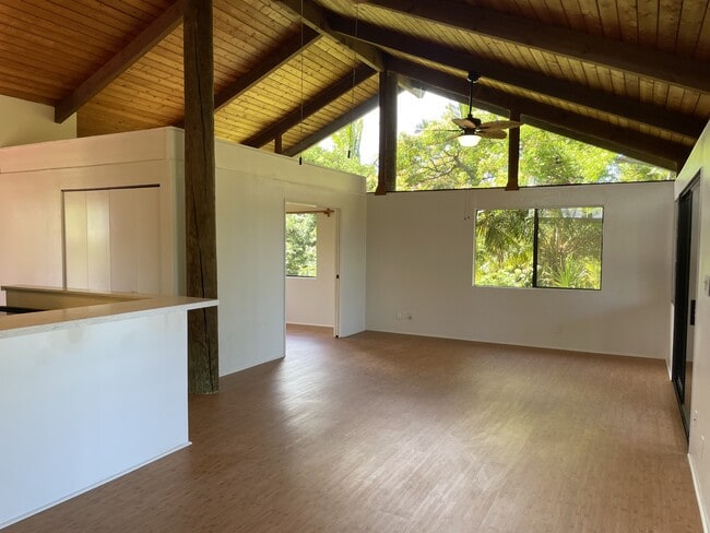 Building Photo - 825 Kumulani Dr