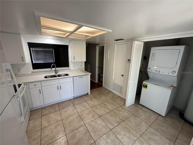 Building Photo - 12156 Pepperdine Pl