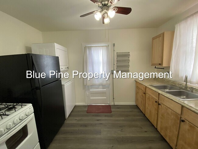 Building Photo - 821 10th St