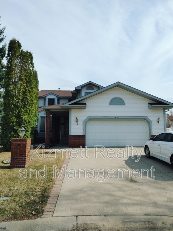 Photo du bâtiment - 615 Forest Ln NW