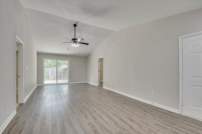 Foto del edificio - 1239 Longpoint Dr