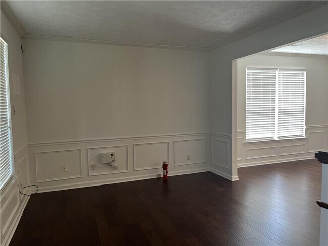 Building Photo - 3184 Elmwood Ct
