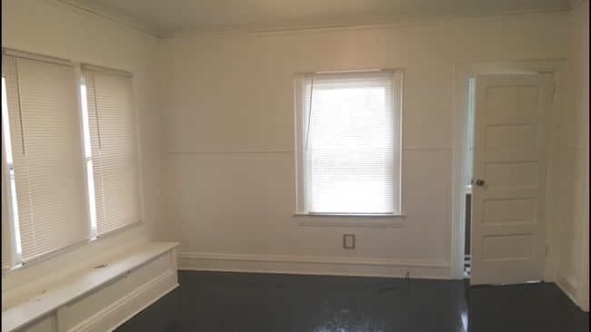 Building Photo - 621 Randolph St