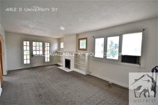 Building Photo - Charming 4 Bedroom University Home! No Dep...