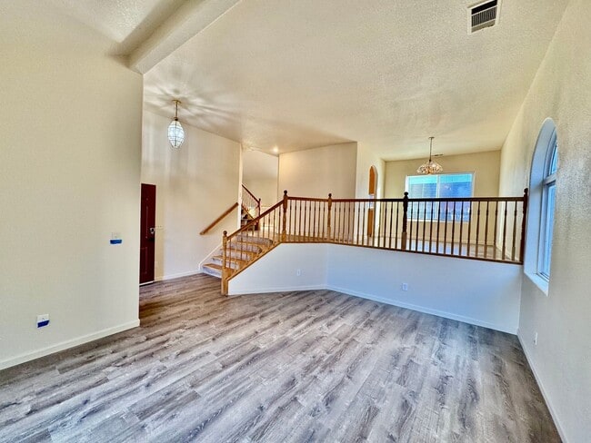 Building Photo - REDUCED!!! 4 Bedroom, 3 Bath Tri-Level Hom...