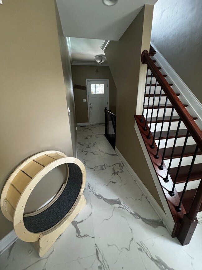 Building Photo - 3 Bedroom Single Family Home in Cincinnati