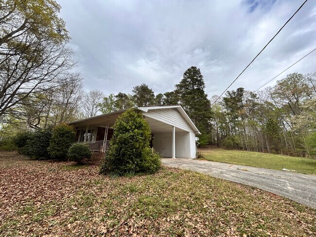 Foto del edificio - 5007 Spring Hill Dr