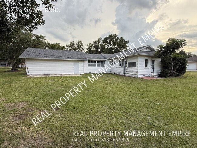 Foto del edificio - 5733 Sawyer Rd