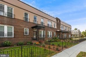Building Photo - 1801 Otis St NE
