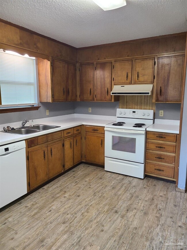 Building Photo - 7800 Deborah Dr