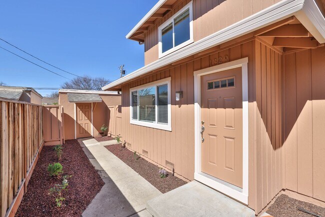 Foto del edificio - 1329 Essex Way