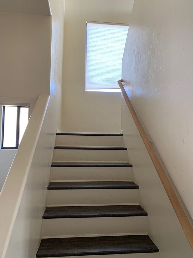 Foto del edificio - 3BR/2.5BA/2CG, 2072 sq.ft. rental in Sierr...