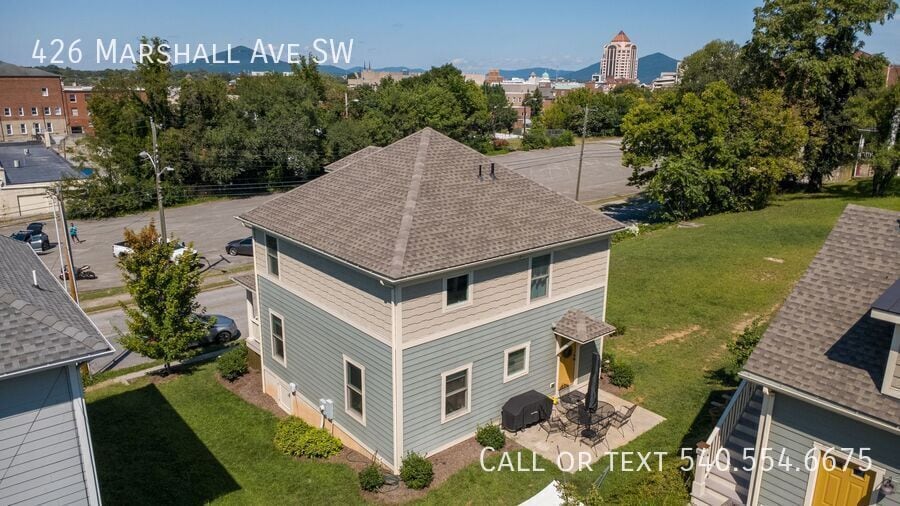 Foto del edificio - 426 Marshall Ave SW