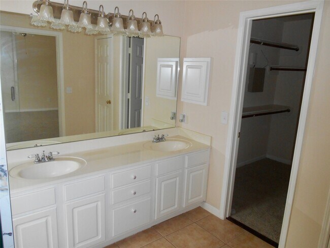 Foto del edificio - 6203 Faulkner Ridge Dr
