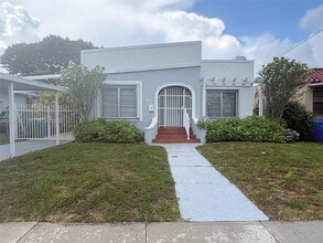 Building Photo - 2928 SW 15th St