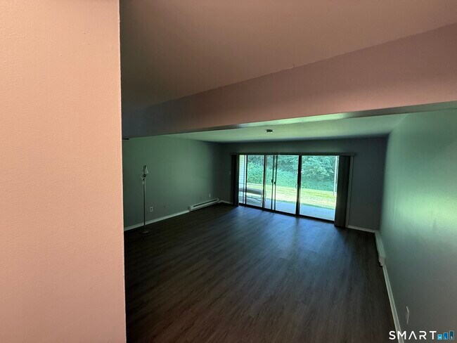 Foto del edificio - 113 Candlewood Dr
