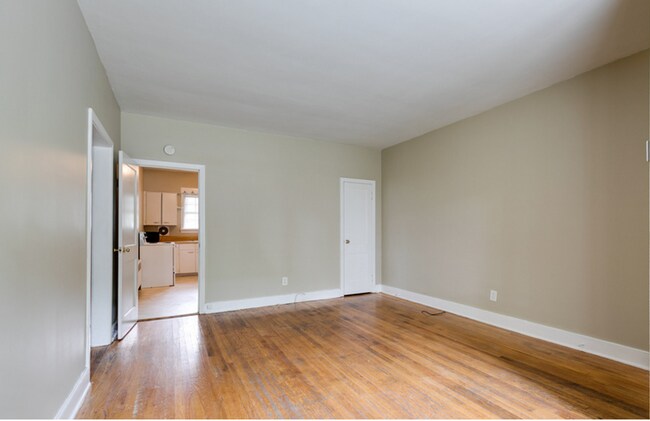Foto del edificio - 2506 Kenmore Rd