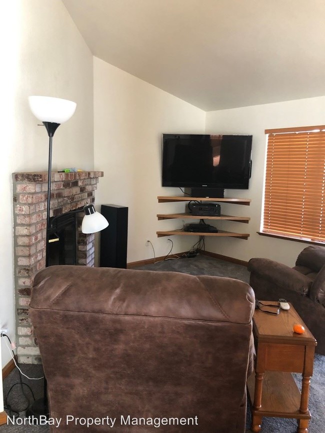Building Photo - 3 br, 2 bath House - 300 Broad Oak Way