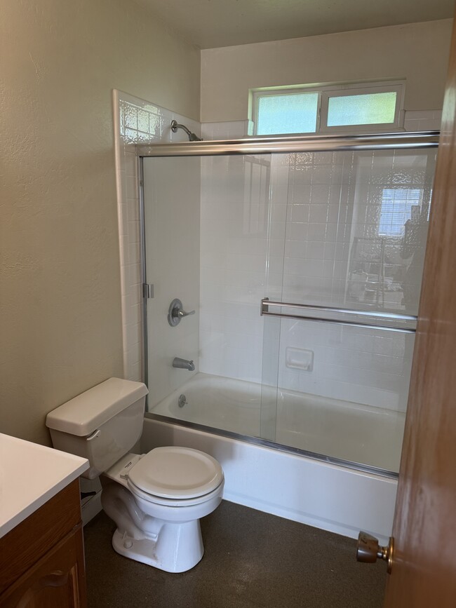 Building Photo - 191 Burnham Ct