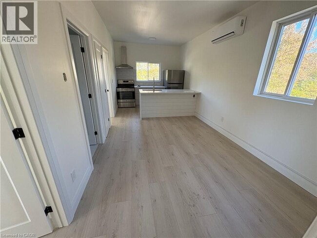 Building Photo - 205 Alder St E