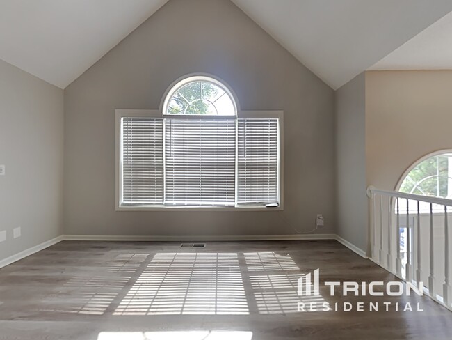 Foto del edificio - 242 S Red Oak Way
