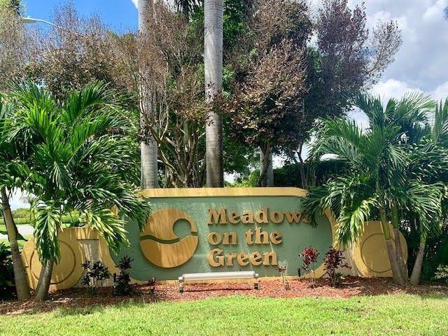 Foto del edificio - 301 Meadows Cir