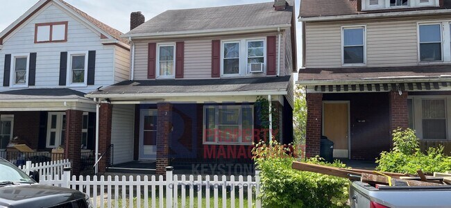 Building Photo - Beautiful & Updated 3 Bedroom