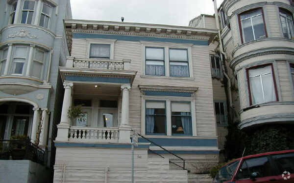 Primary Photo - 541-543 Steiner St