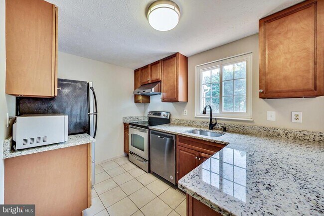 Building Photo - 11141 Captain's Walk Ct