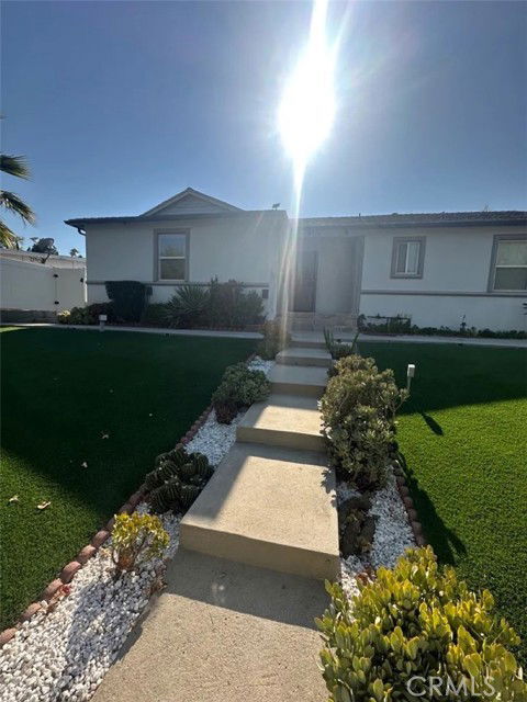 Building Photo - 9711 Hayvenhurst Ave