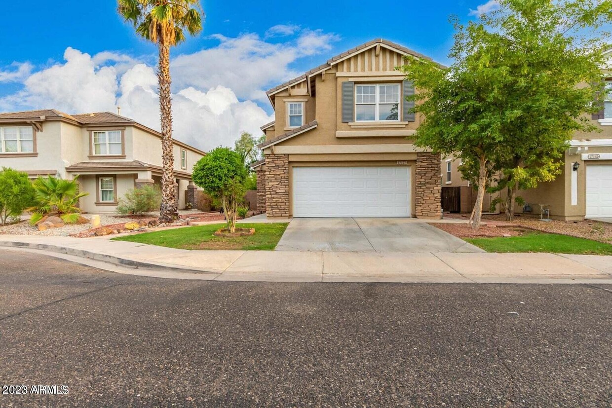 Foto principal - 17127 W Statler St