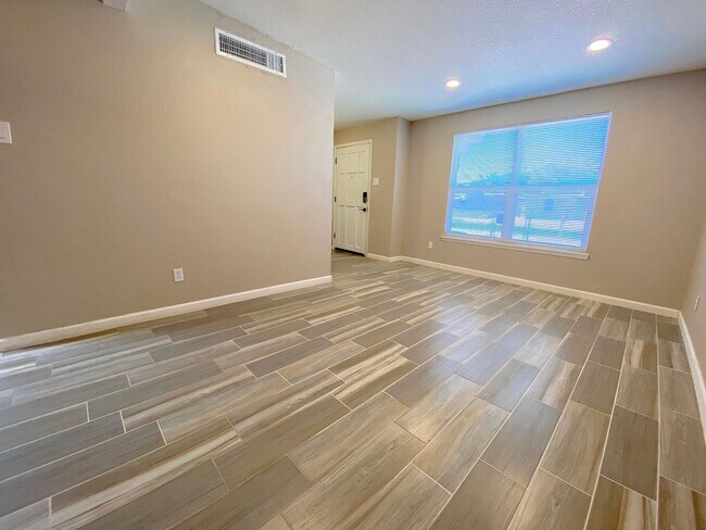 Foto del edificio - Northeast El Paso 3 bed with Refrig A/C