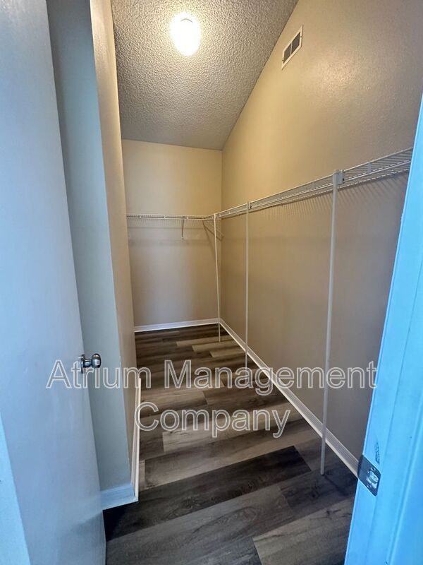 Building Photo - 2917 Hunters Ln