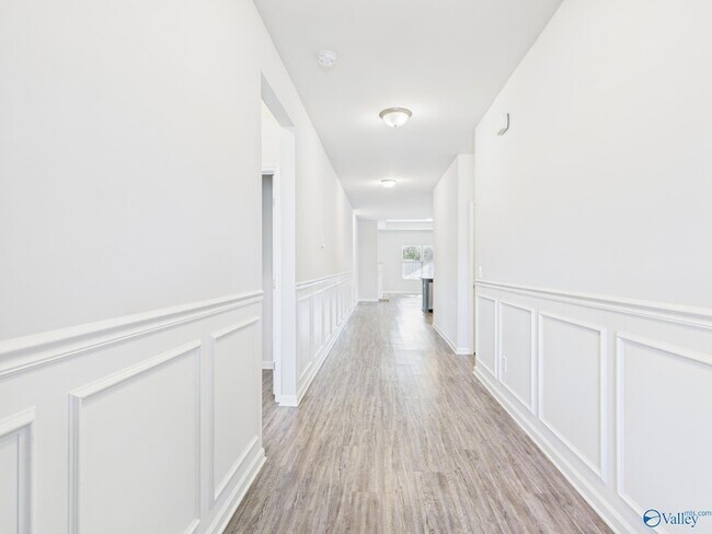 Building Photo - 149 Fernhill Dr NW