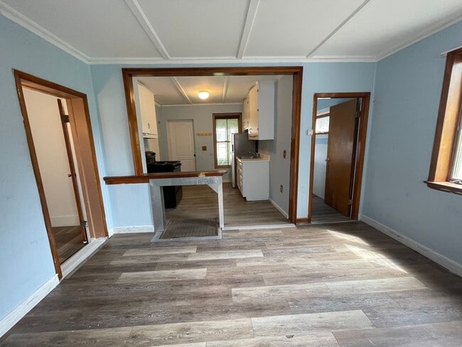 Building Photo - 132 E Quincy St