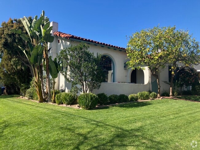 Building Photo - 1265 Carmona Ave