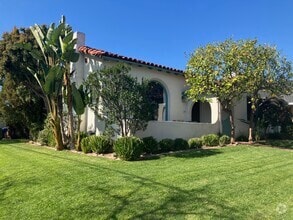 Building Photo - 1265 Carmona Ave