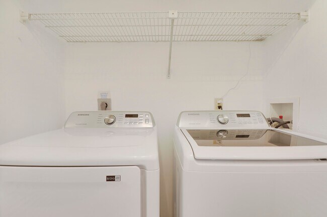 Foto del edificio - 12244 Sag Harbor Ct